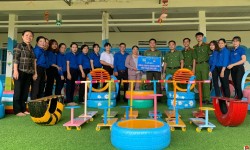 Trao tặng Công trình thanh niên "Sân Chơi Cho Em" tại trường mầm non xã Đại Lào