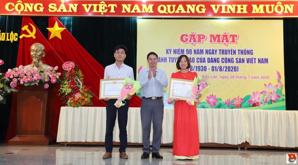 Thành đoàn Bảo Lộc được vinh dự được khen thưởng tại Cuộc thi tìm hiểu 90 năm ngày truyền thống ngành Tuyên giáo