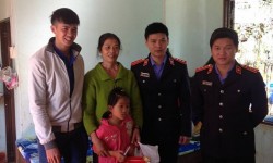 Chi đoàn viện kiểm sát thăm và tặng quà chúc tết cho hai học sinh có hoàn cảnh khó khăn tại trường TH Lộc Châu!