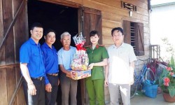 Đoàn phường Lộc Tiến với các hoạt động thăm hỏi, tặng quà tết 2019