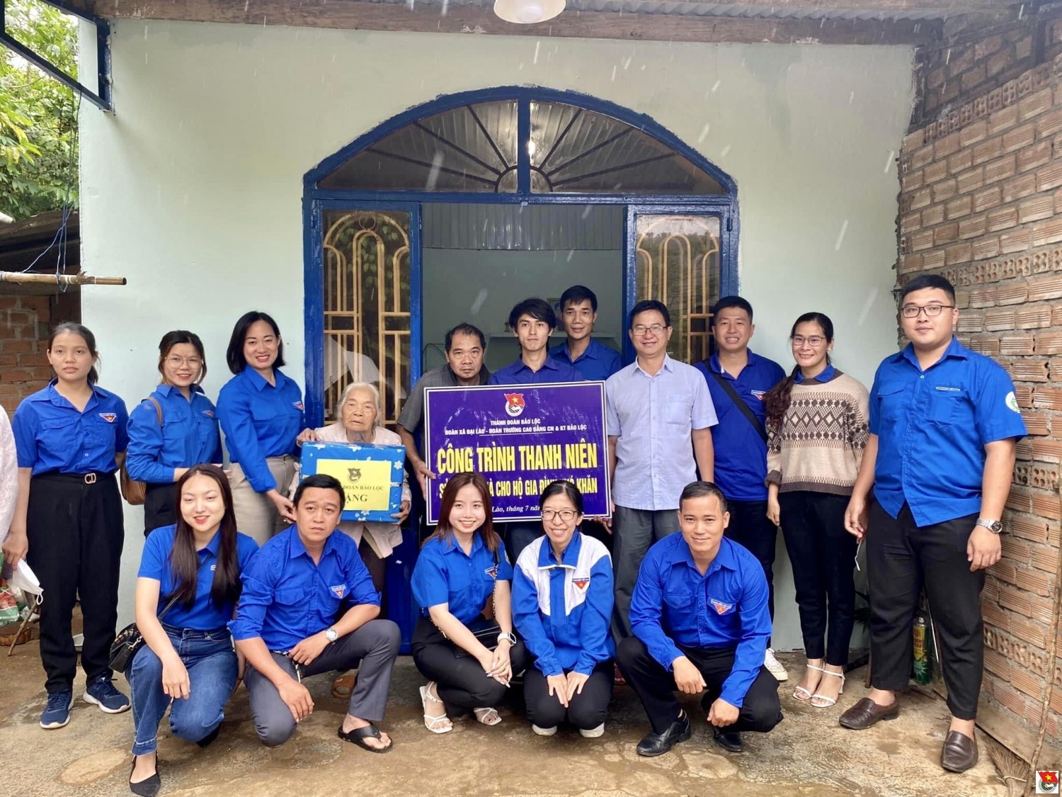 Bàn giao các công trình thanh niên tại xã Đại Lào